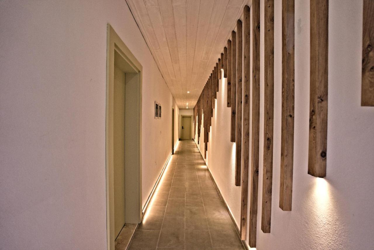 Stonehillkas Hotel Bagian luar foto