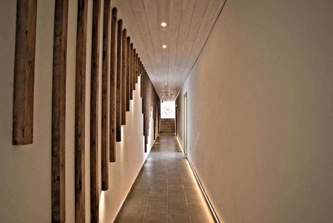 Stonehillkas Hotel Bagian luar foto